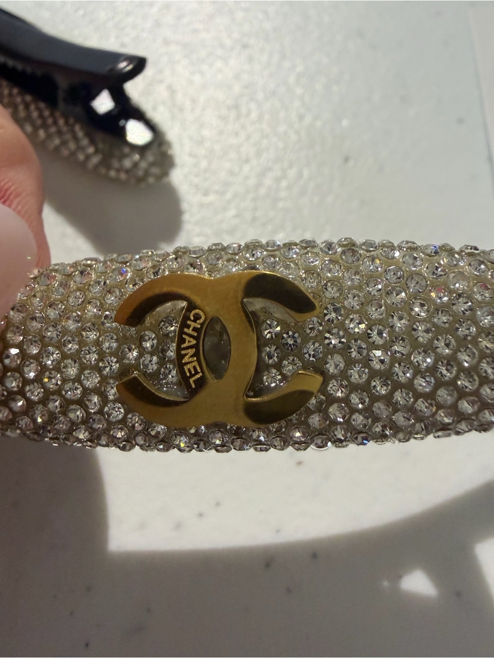 Chanel Gift with Purchase hair clips - Picture 4 of 5